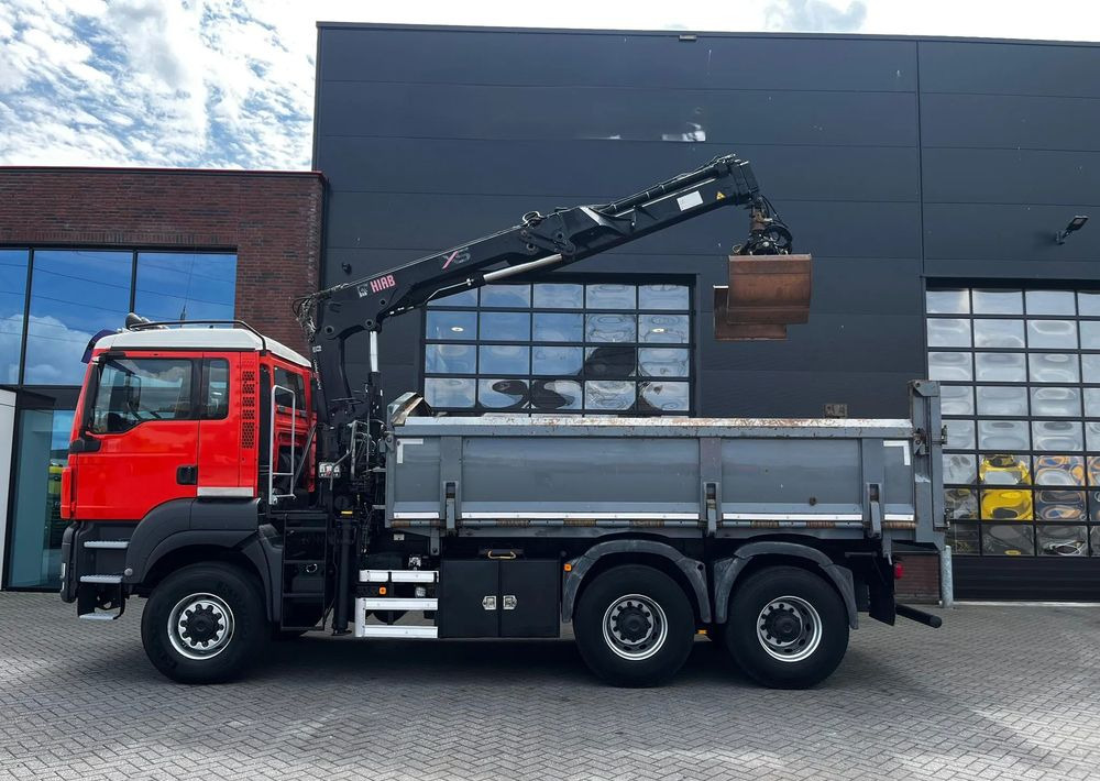 MAN TGS 26.360 /6x6 /Euro 5 /WYWROTKA TRÓJSTRONNA + ŻURAW - Camion benne: photos 4 MAN TGS 26.360 /6x6 /Euro 5 /WYWROTKA TRÓJSTRONNA + ŻURAW - Camion benne: photos 4