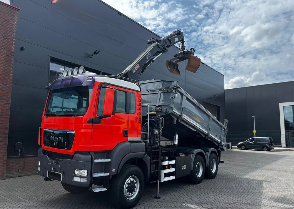 MAN TGS 26.360 /6x6 /Euro 5 /WYWROTKA TRÓJSTRONNA + ŻURAW - Camion benne: photos 5 MAN TGS 26.360 /6x6 /Euro 5 /WYWROTKA TRÓJSTRONNA + ŻURAW - Camion benne: photos 5
