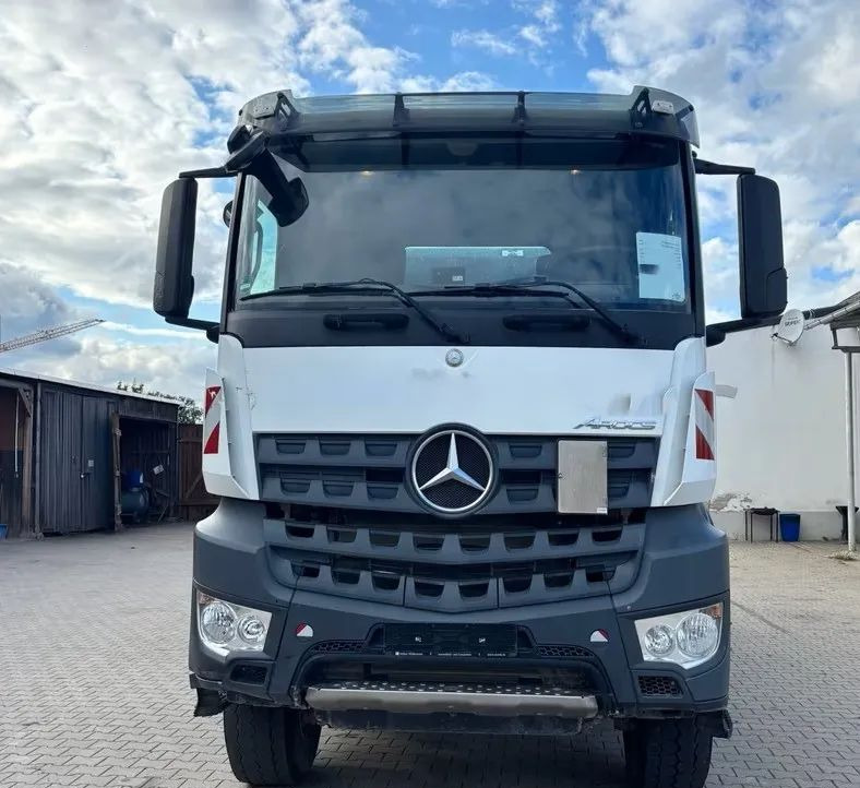 Mercedes-Benz Mercedes-Benz Arocs 4145AK 8x6 Allrad | Wywrotka Schmitz Mulda z hydrauliczną zabudową kiprującą | Euro 6c | Przebieg: 144 249 km !!!! - Camion benne: photos 4 Mercedes-Benz Mercedes-Benz Arocs 4145AK 8x6 Allrad | Wywrotka Schmitz Mulda z hydrauliczną zabudową kiprującą | Euro 6c | Przebieg: 144 249 km !!!! - Camion benne: photos 4
