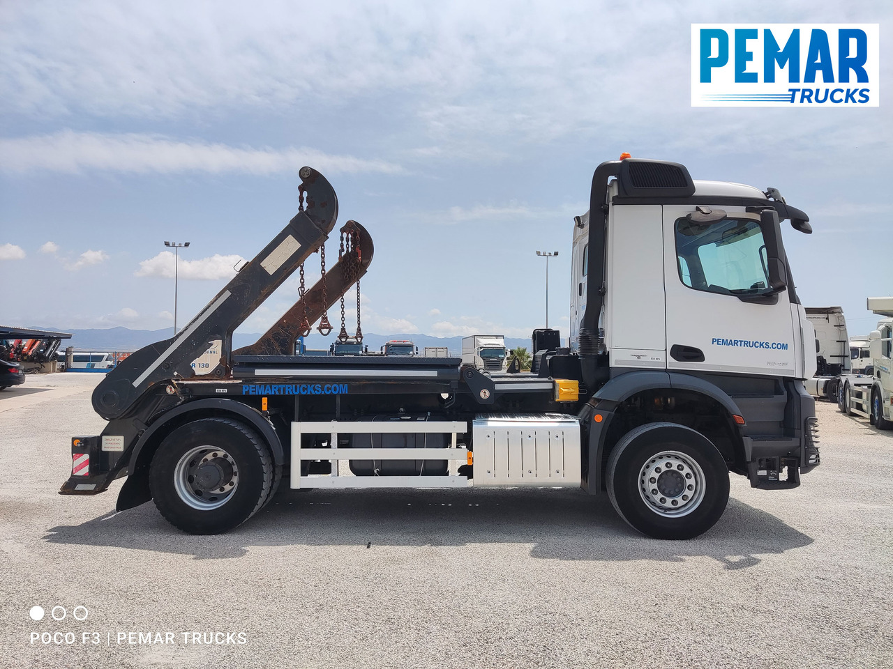 MERCEDES-BENZ AROCS 1845 PORTACONTENEDOR CADENAS - Camion multibenne: photos 5 MERCEDES-BENZ AROCS 1845 PORTACONTENEDOR CADENAS - Camion multibenne: photos 5