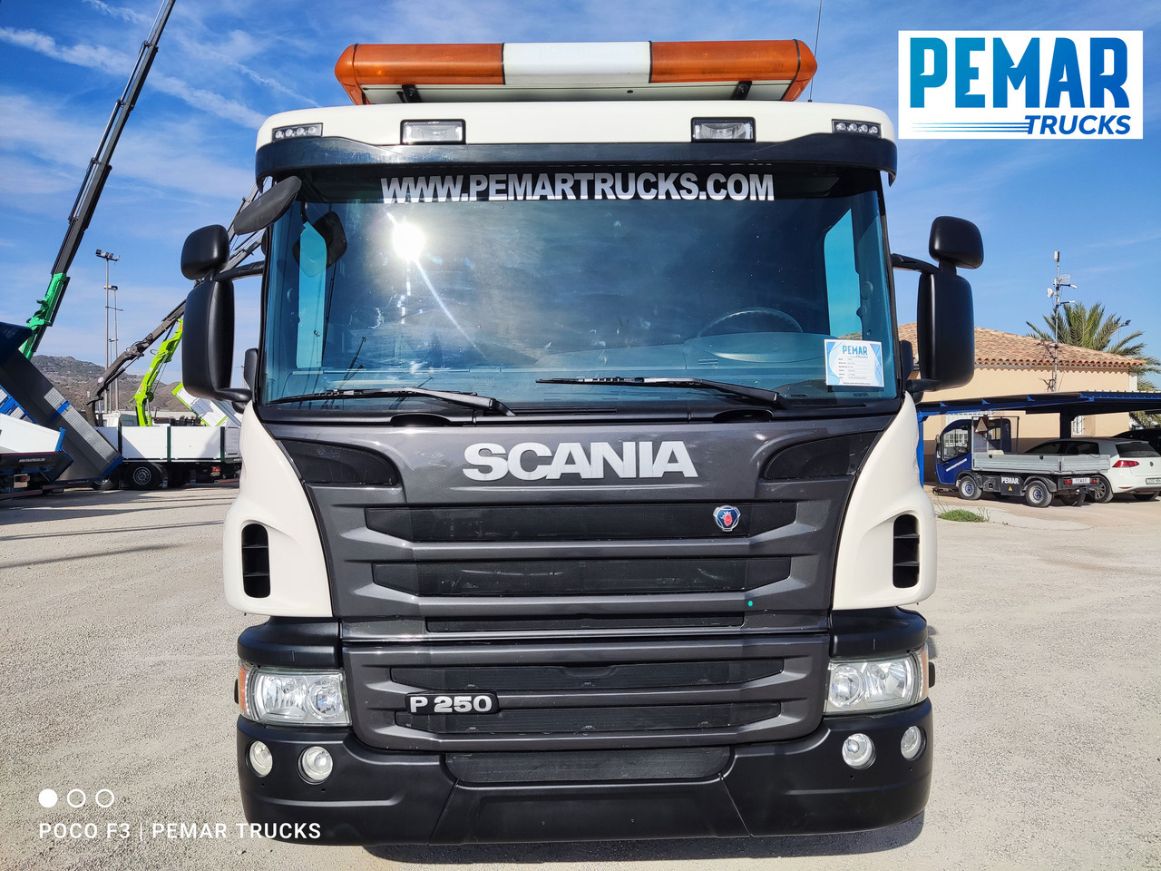 SCANIA P 250 GRUA CAJA FIJA - Camion grue: photos 3 SCANIA P 250 GRUA CAJA FIJA - Camion grue: photos 3