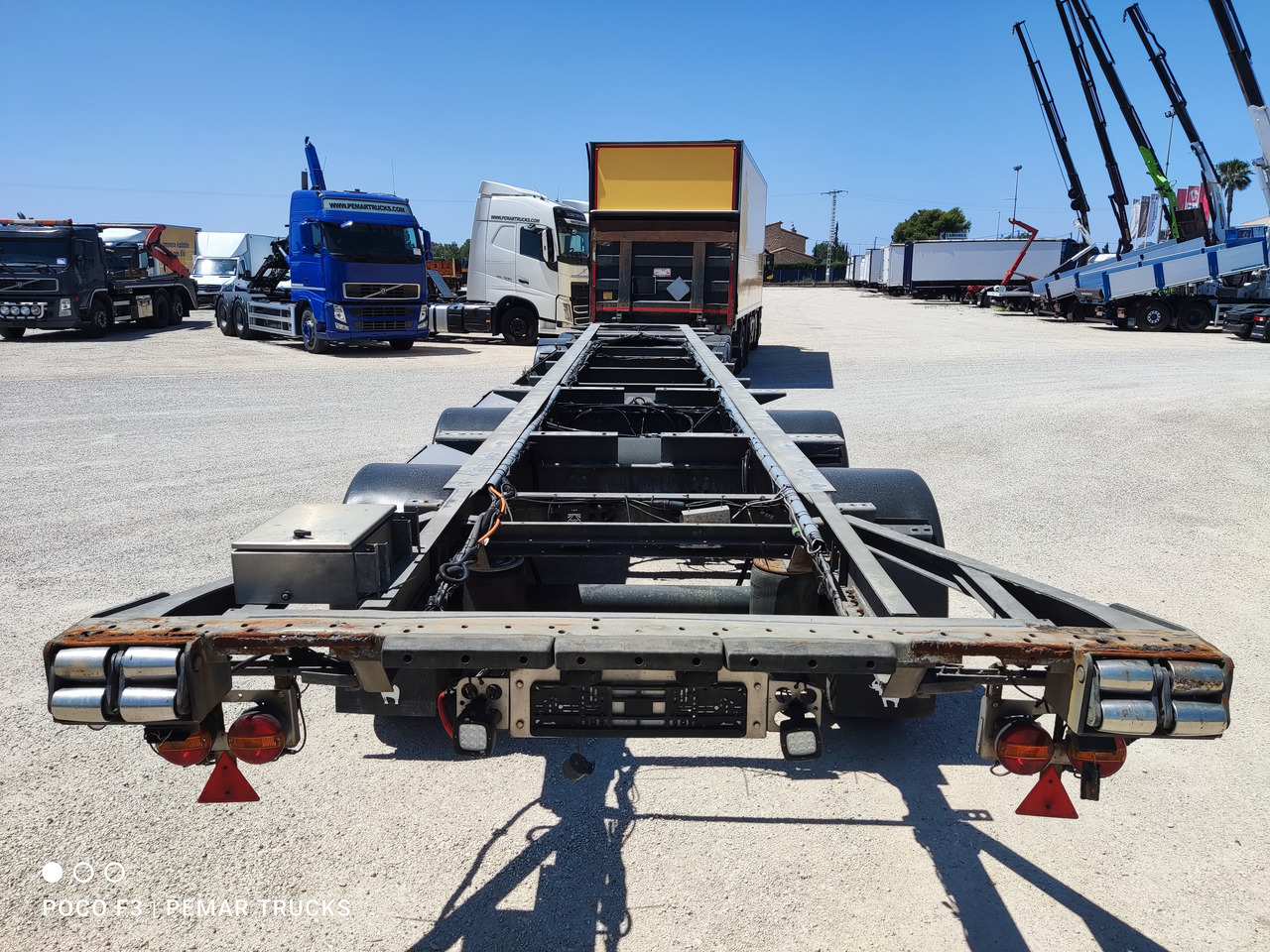 SCHMITZ CARGOBULL KO36 CHASIS MEGATRAILER 4 ejes - Remorque châssis: photos 4 SCHMITZ CARGOBULL KO36 CHASIS MEGATRAILER 4 ejes - Remorque châssis: photos 4