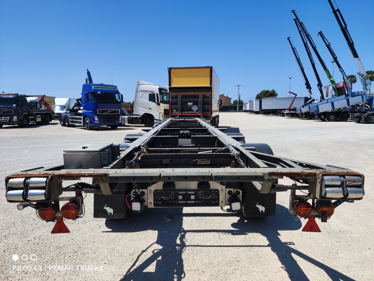 SCHMITZ CARGOBULL KO36 CHASIS MEGATRAILER 4 ejes - Remorque châssis: photos 5 SCHMITZ CARGOBULL KO36 CHASIS MEGATRAILER 4 ejes - Remorque châssis: photos 5