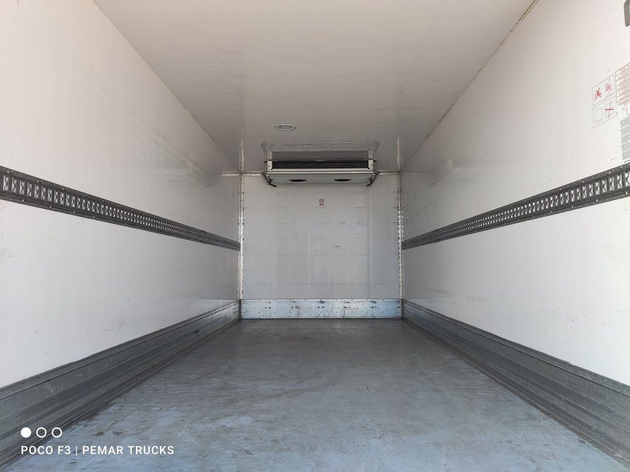 Camion frigorifique VOLVO FL 250 FRIGORIFICO 12T EURO 6: photos 12