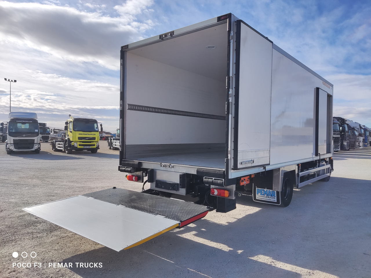 Camion frigorifique VOLVO FL 250 FRIGORIFICO 12T EURO 6: photos 13