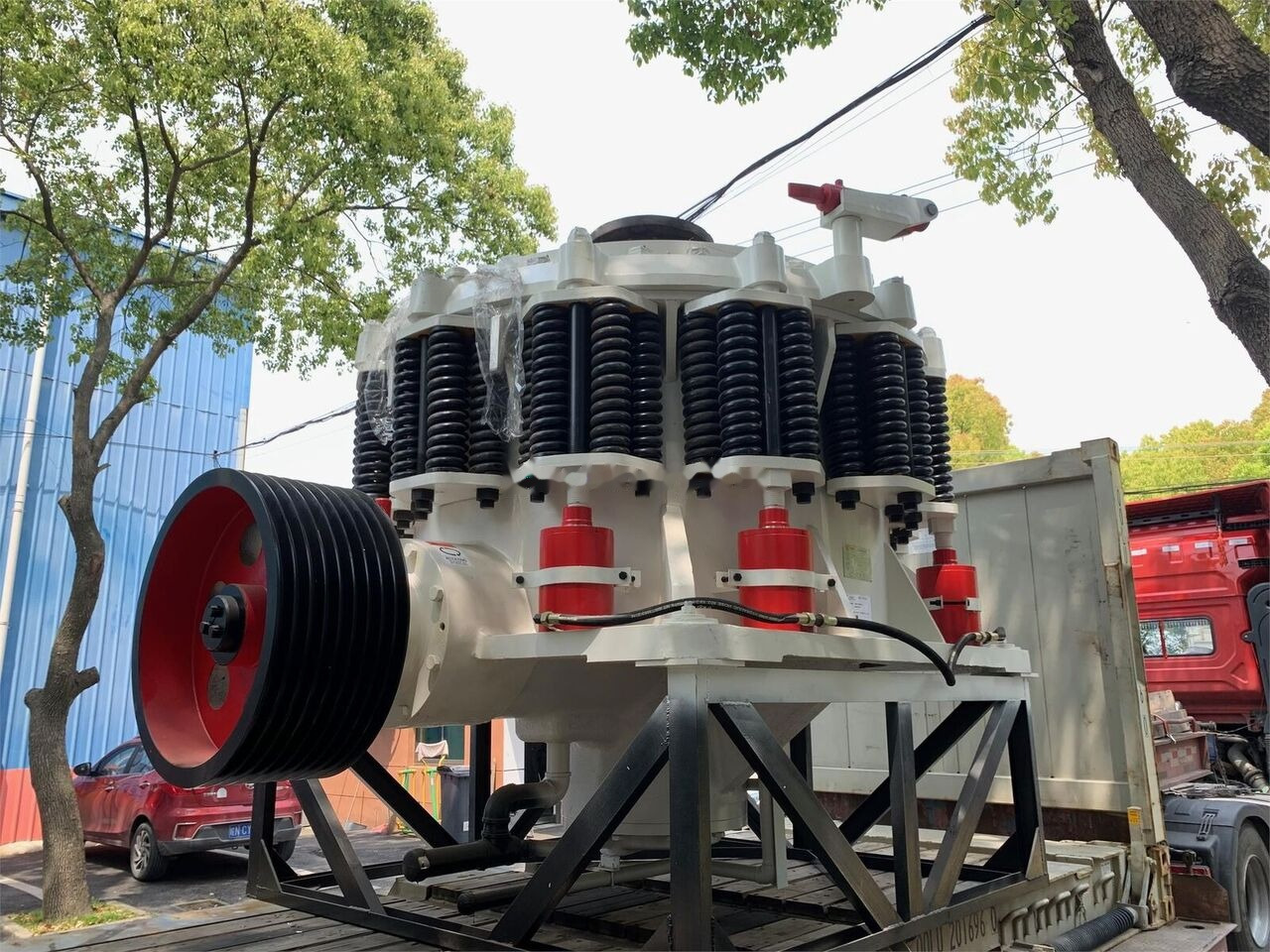 Kinglink 5.5 Feet Symons Cone Crusher KLC1680 - Concasseur à cône: photos 3 Kinglink 5.5 Feet Symons Cone Crusher KLC1680 - Concasseur à cône: photos 3