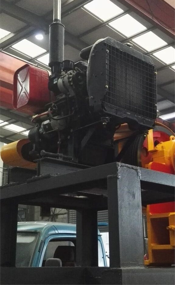 Kinglink PE250x400 Diesel Engine Skid Frame Jaw Crusher 10x16 - Concasseur à mâchoires: photos 2 Kinglink PE250x400 Diesel Engine Skid Frame Jaw Crusher 10x16 - Concasseur à mâchoires: photos 2