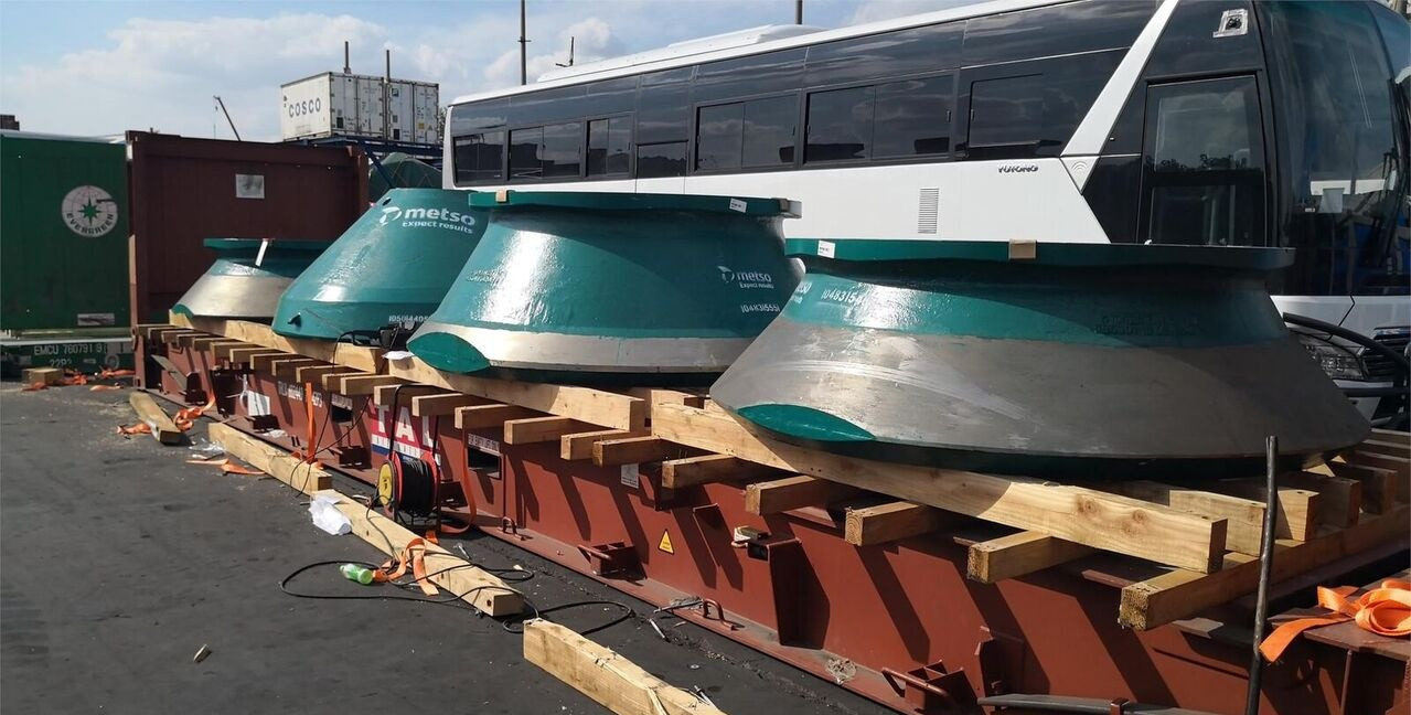 Metso HP300 Bowl liner and Mantle - Concasseur à cône: photos 2 Metso HP300 Bowl liner and Mantle - Concasseur à cône: photos 2