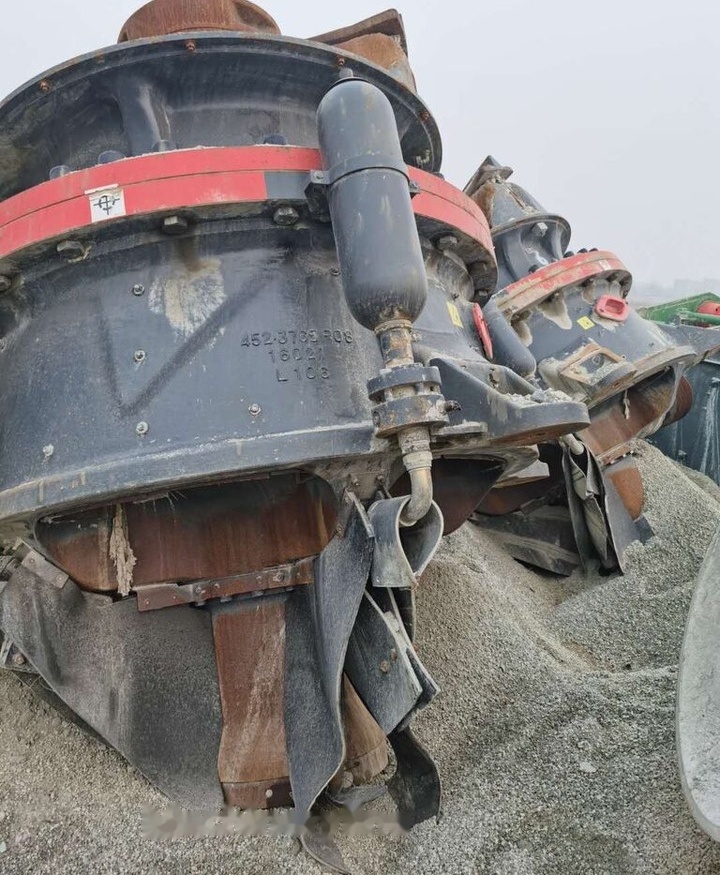 Sandvik CH660 Hydrocone - Concasseur à cône: photos 1 Sandvik CH660 Hydrocone - Concasseur à cône: photos 1