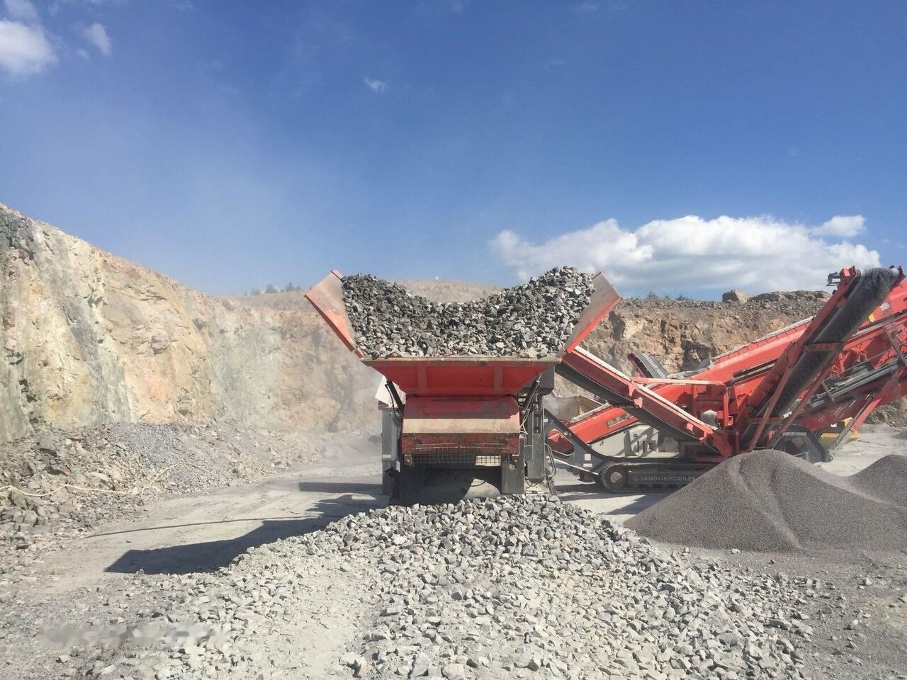 Sandvik QH331 Mobile Crushing Plant - Concasseur mobile: photos 3 Sandvik QH331 Mobile Crushing Plant - Concasseur mobile: photos 3
