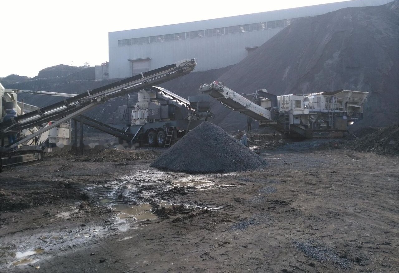 Terex 694+ Mobile screening machine - Crible: photos 2 Terex 694+ Mobile screening machine - Crible: photos 2