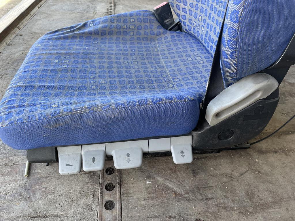 MAN AIR DRIVER SEAT - Siège pour Camion: photos 4 MAN AIR DRIVER SEAT - Siège pour Camion: photos 4