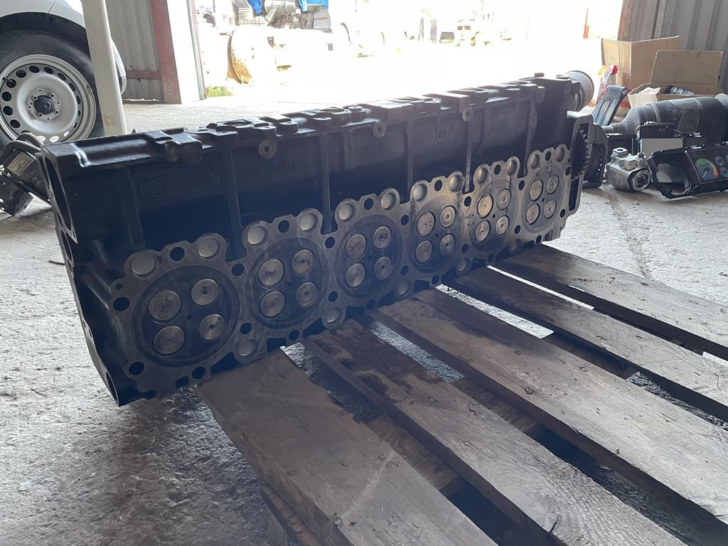 MAN TGA COMMONRAIL D20 - Culasse pour Camion: photos 5 MAN TGA COMMONRAIL D20 - Culasse pour Camion: photos 5