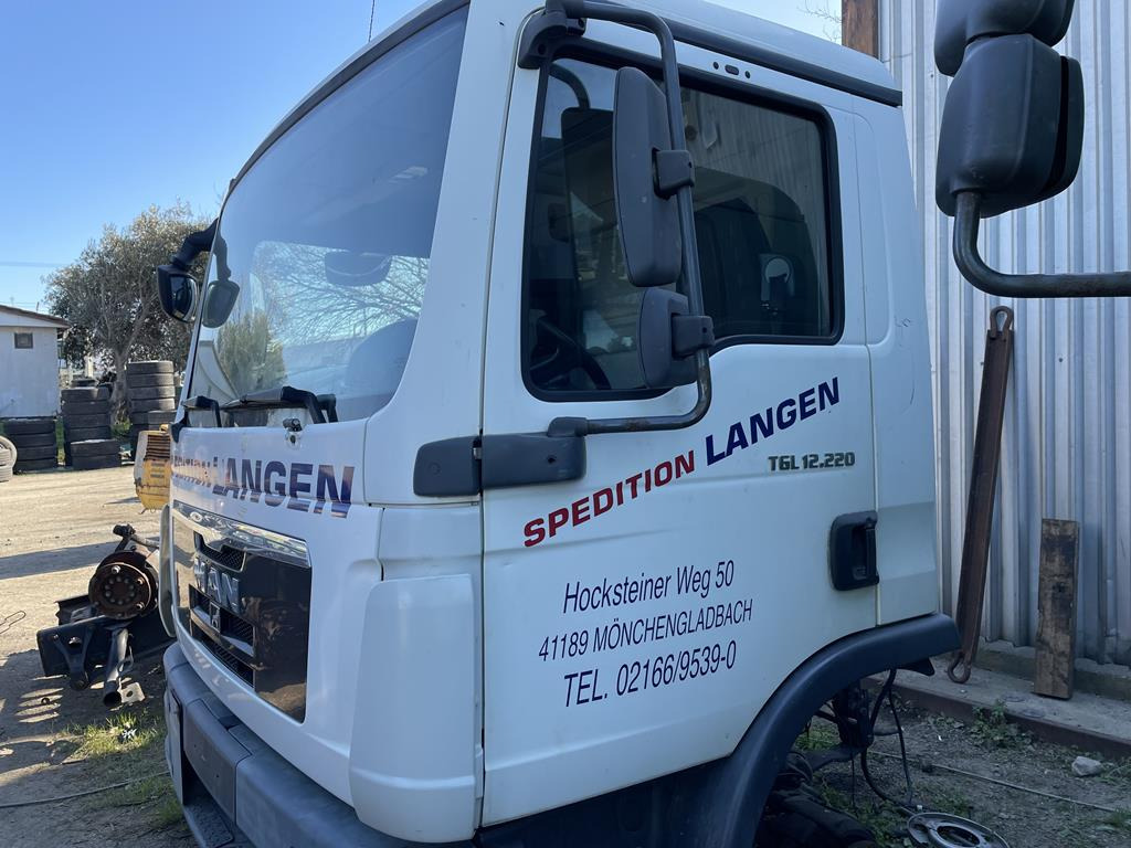 MAN TGL 2011 - Cabine pour Camion: photos 1 MAN TGL 2011 - Cabine pour Camion: photos 1