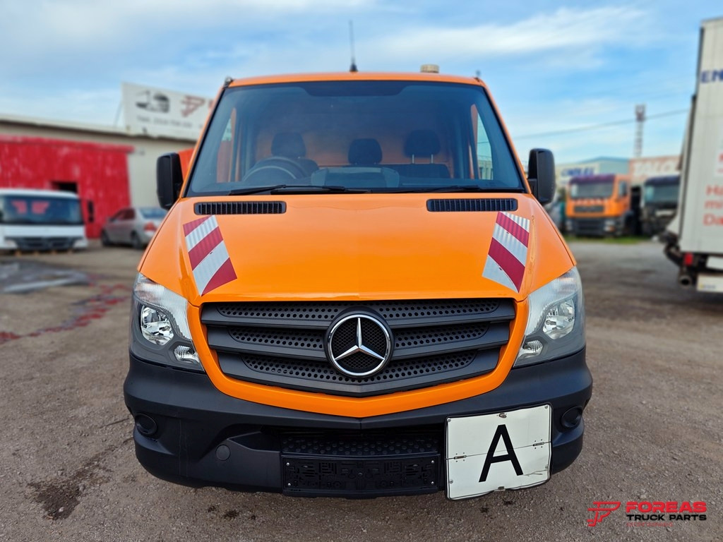 MERCEDES-BENZ 311 – TIPPER – RIGHT HAND DRIVE (RHD) - Utilitaire benne: photos 2 MERCEDES-BENZ 311 – TIPPER – RIGHT HAND DRIVE (RHD) - Utilitaire benne: photos 2