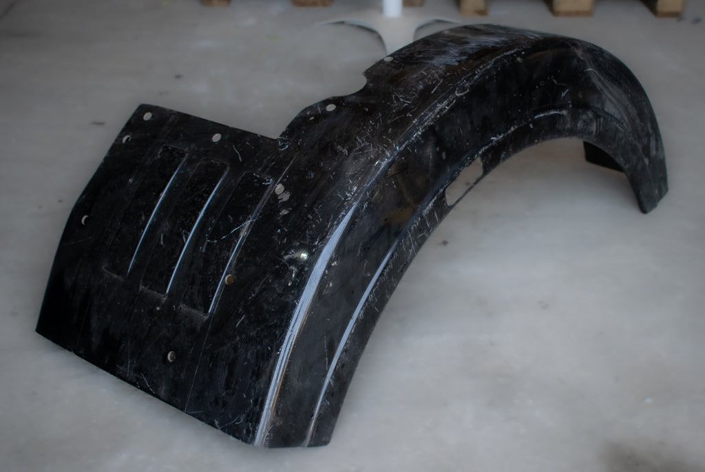 MERCEDES-BENZ 381-389 RIGHT CABIN FENDER (PASSENGER) - Carrosserie et extérieur pour Camion: photos 1 MERCEDES-BENZ 381-389 RIGHT CABIN FENDER (PASSENGER) - Carrosserie et extérieur pour Camion: photos 1