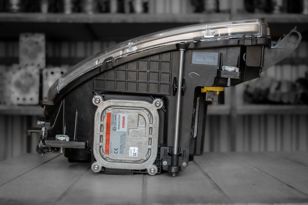 MERCEDES-BENZ ACTROS MP IV EURO VI XENON HEADLIGHT - FRONT - PASSENGER - Feu avant pour Camion: photos 4 MERCEDES-BENZ ACTROS MP IV EURO VI XENON HEADLIGHT - FRONT - PASSENGER - Feu avant pour Camion: photos 4