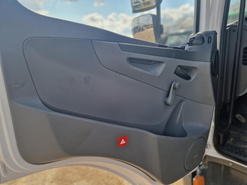 MERCEDES-BENZ ATEGO 816 - Camion à rideaux coulissants: photos 5 MERCEDES-BENZ ATEGO 816 - Camion à rideaux coulissants: photos 5
