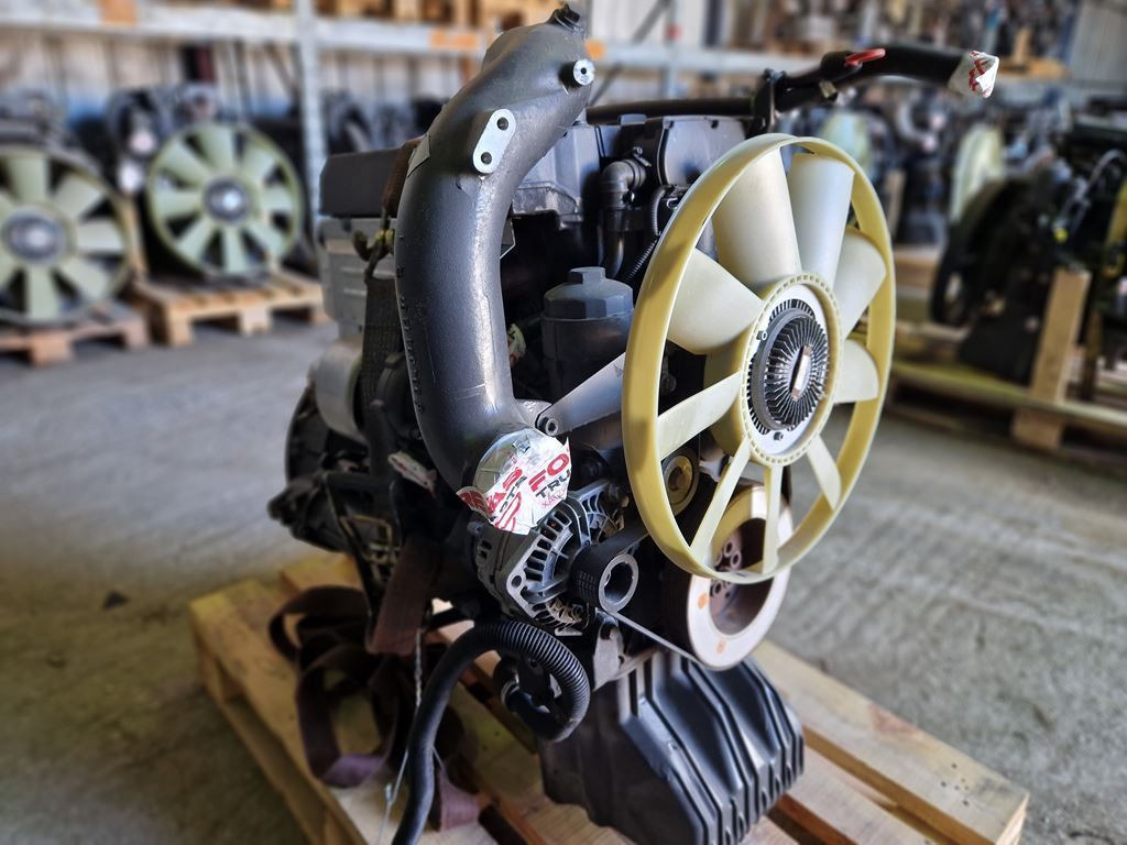 MERCEDES-BENZ VARIO EURO 3 - Moteur pour Camion: photos 1 MERCEDES-BENZ VARIO EURO 3 - Moteur pour Camion: photos 1