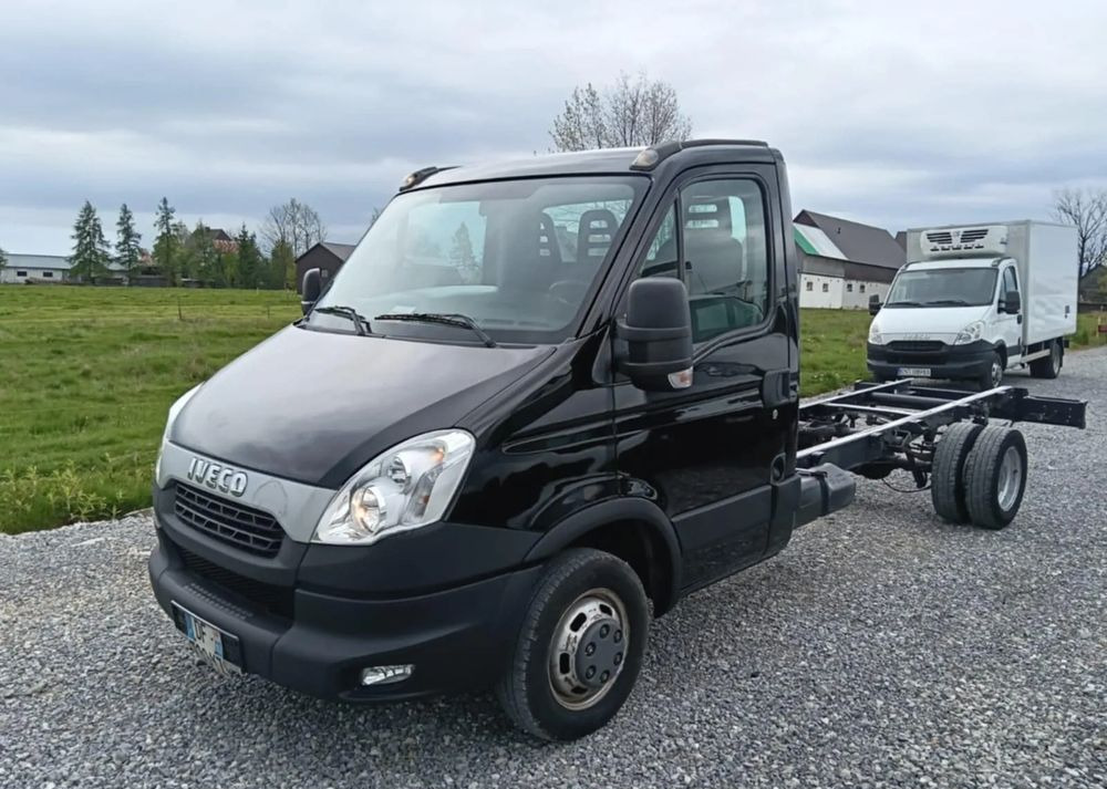 Iveco 35C13, 35C12, 35C15 - Châssis cabine: photos 3 Iveco 35C13, 35C12, 35C15 - Châssis cabine: photos 3