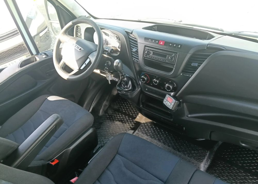 Utilitaire frigorifique Iveco 35S16, 35S15, 35S14, 35S13, 35C13, 35C14: photos 9 Utilitaire frigorifique Iveco 35S16, 35S15, 35S14, 35S13, 35C13, 35C14: photos 9