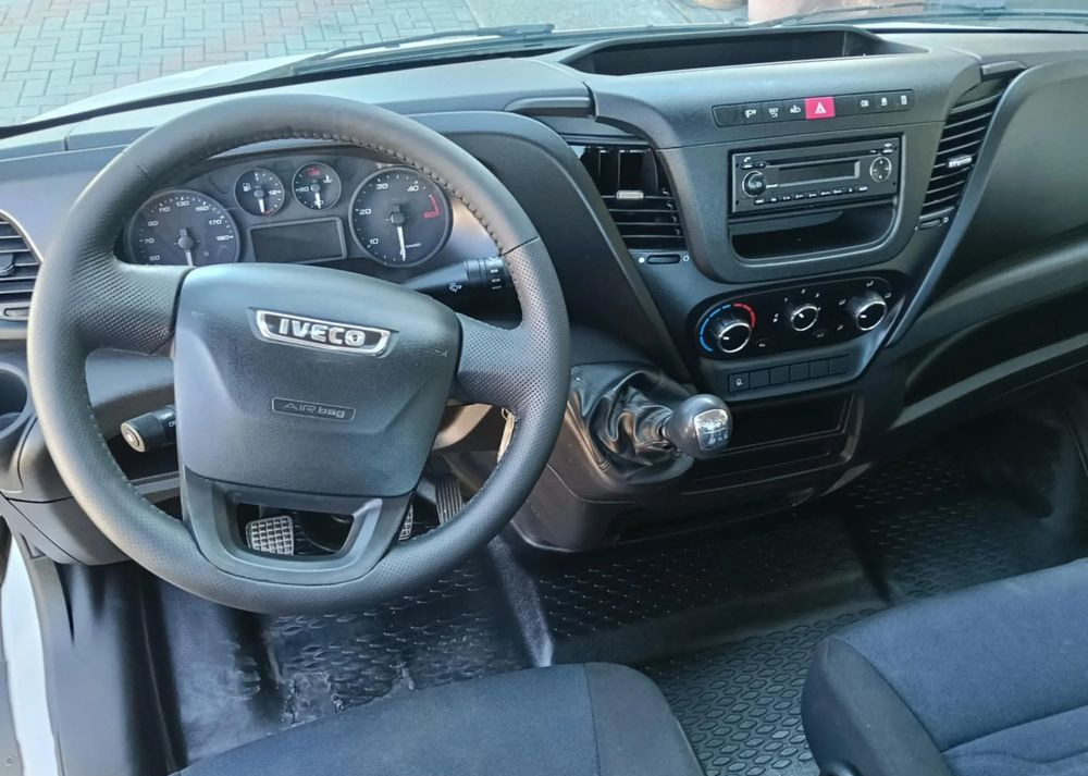 Utilitaire plateau Iveco DAILY 35C14, 35C13, 35C15, 35C12: photos 9