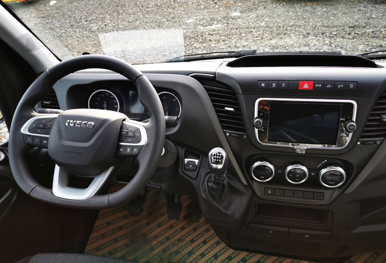 IVECO Daily 35S18 - Fourgon utilitaire: photos 5 IVECO Daily 35S18 - Fourgon utilitaire: photos 5