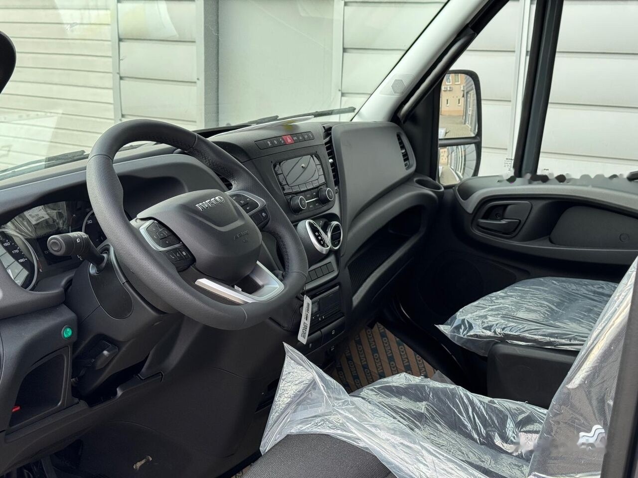 Crédit-bail de Iveco Daily 35S18HA8 Iveco Daily 35S18HA8: photos 9