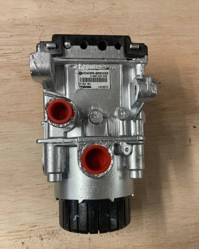 Scania EBS Modulator 1423910 - Pièces de frein pour Camion: photos 1 Scania EBS Modulator 1423910 - Pièces de frein pour Camion: photos 1