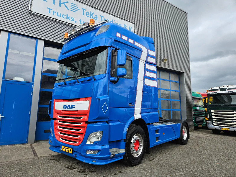 DAF XF 460 Special Lether Interior Navigatie Apk/TÜV Smart 2 tacho - Tracteur routier: photos 1 DAF XF 460 Special Lether Interior Navigatie Apk/TÜV Smart 2 tacho - Tracteur routier: photos 1