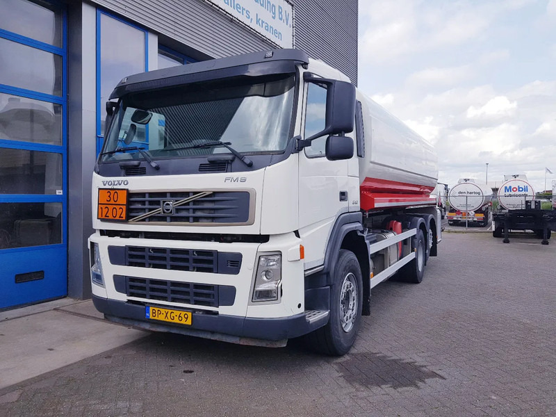 Volvo FM 9.340 Fuel 21.400 Liter 3 Comp Euro 3 - Camion citerne: photos 2 Volvo FM 9.340 Fuel 21.400 Liter 3 Comp Euro 3 - Camion citerne: photos 2