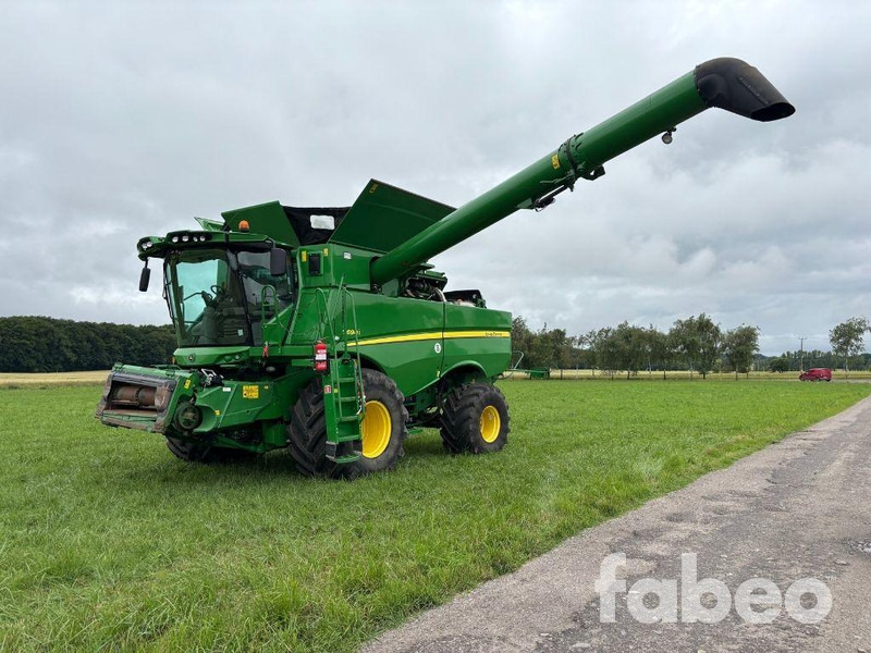 John Deere S690i - Moissonneuse-batteuse: photos 2 John Deere S690i - Moissonneuse-batteuse: photos 2