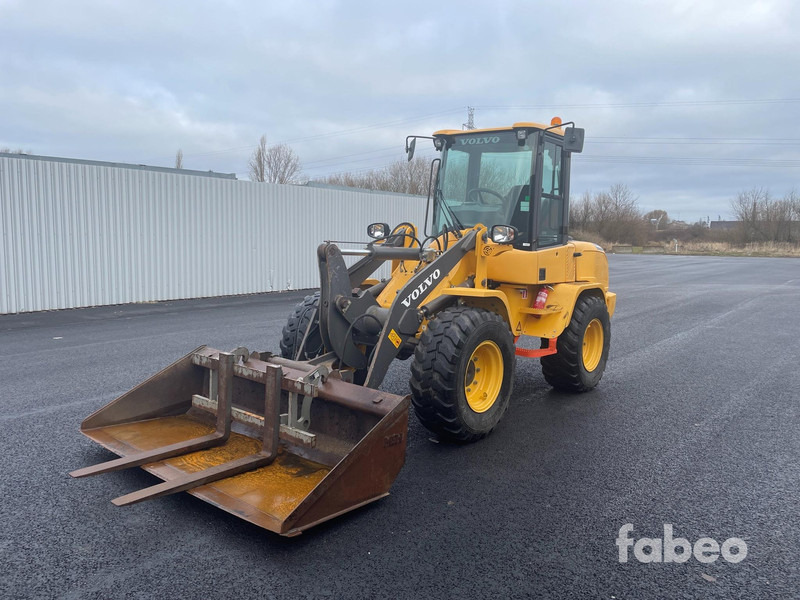 Volvo L30G - Chargeuse sur pneus: photos 1 Volvo L30G - Chargeuse sur pneus: photos 1