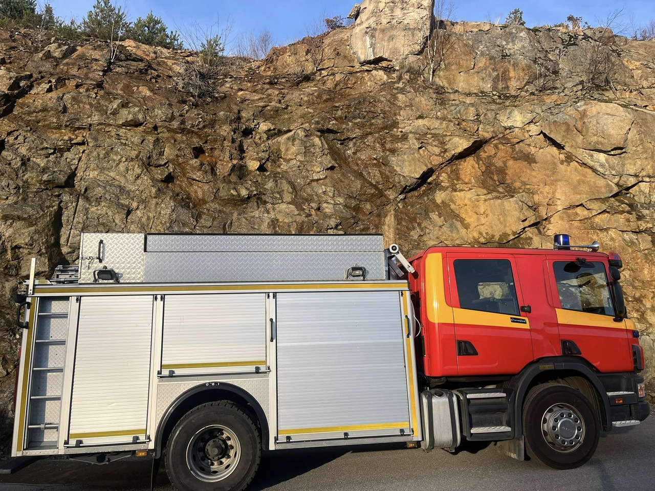 SCANIA P94GB 4x2 NZ310 - Fire engine - RESERVERAD !! - Camion de pompier: photos 5 SCANIA P94GB 4x2 NZ310 - Fire engine - RESERVERAD !! - Camion de pompier: photos 5