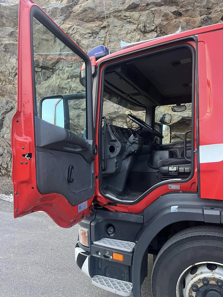 Scania P94GB 4x2 NA 310 - fire engine - RESERVERAD !! - Camion de pompier: photos 4 Scania P94GB 4x2 NA 310 - fire engine - RESERVERAD !! - Camion de pompier: photos 4