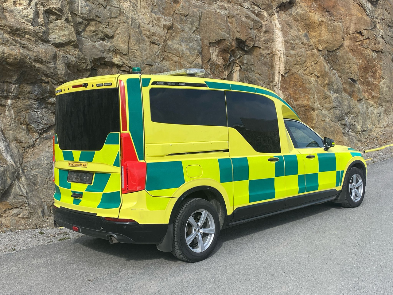 Volvo Nilsson XC90 D5 AWD - Ambulance / Krankenwagen / Швидка допомога - Ambulance: photos 3 Volvo Nilsson XC90 D5 AWD - Ambulance / Krankenwagen / Швидка допомога - Ambulance: photos 3