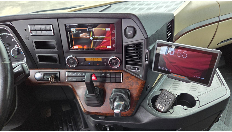 Camion ampliroll, Camion grue Mercedes-Benz Arocs 3253 8X4*4 Fassi F295: photos 15