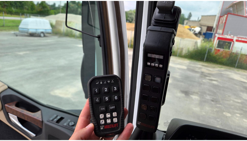 Camion ampliroll, Camion grue Mercedes-Benz Arocs 3253 8X4*4 Fassi F295: photos 16