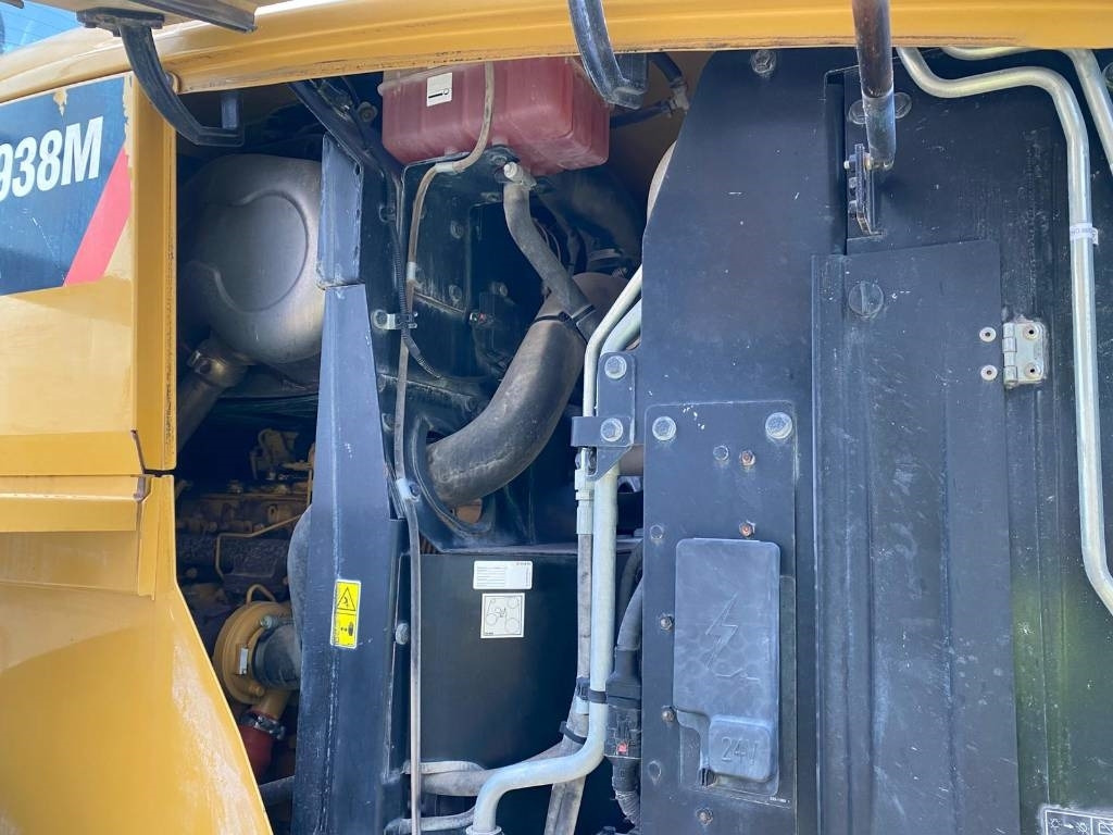 Chargeuse sur pneus CAT 938 M (Bucket + Forks): photos 19 Chargeuse sur pneus CAT 938 M (Bucket + Forks): photos 19