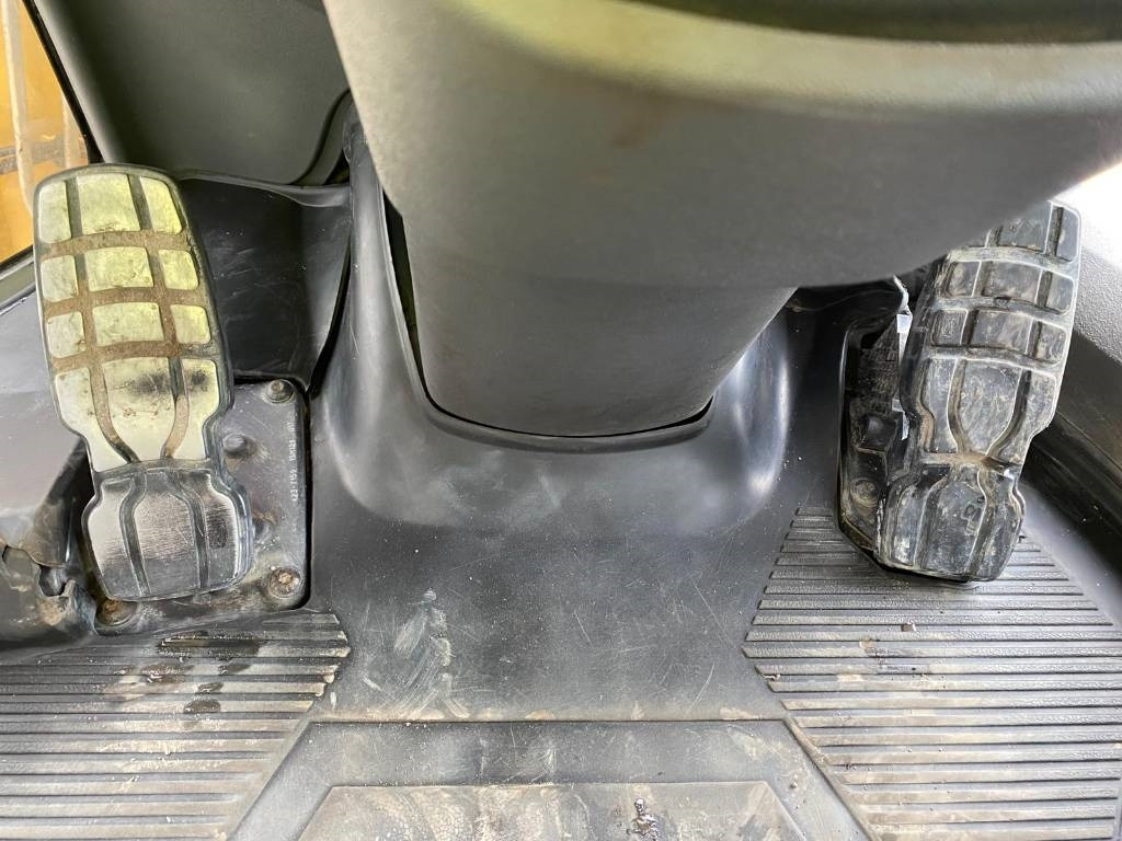 Chargeuse sur pneus CAT 938 M (Bucket + Forks): photos 17 Chargeuse sur pneus CAT 938 M (Bucket + Forks): photos 17