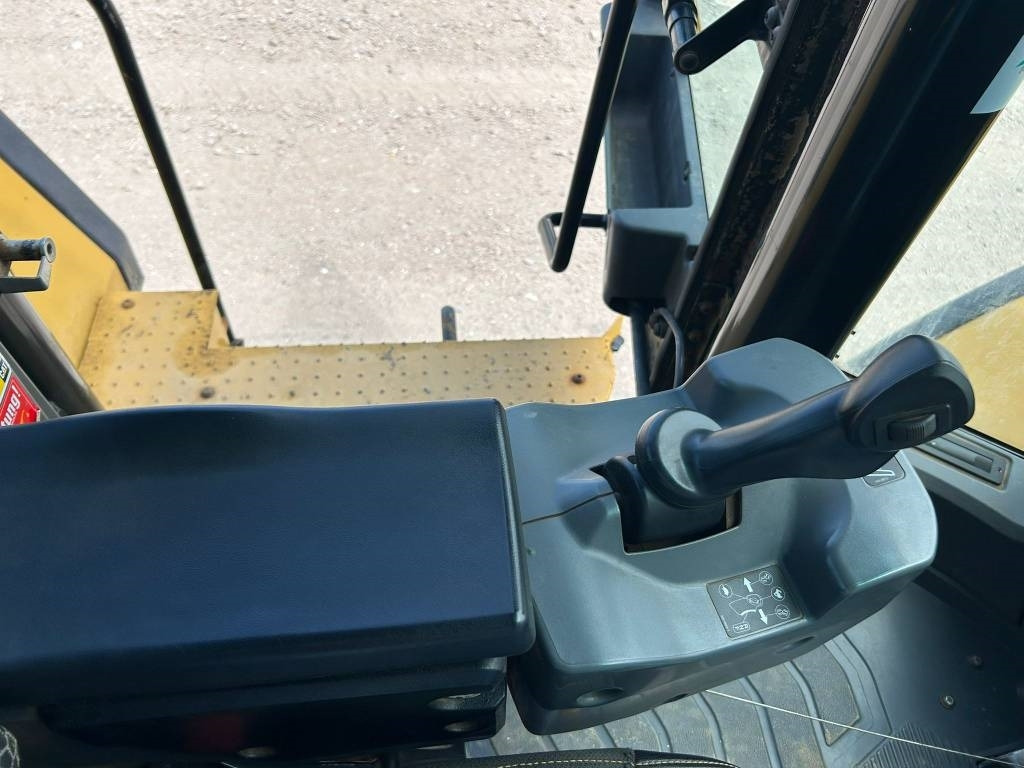 CAT 980 (Under Preparation) - Chargeuse sur pneus: photos 4 CAT 980 (Under Preparation) - Chargeuse sur pneus: photos 4
