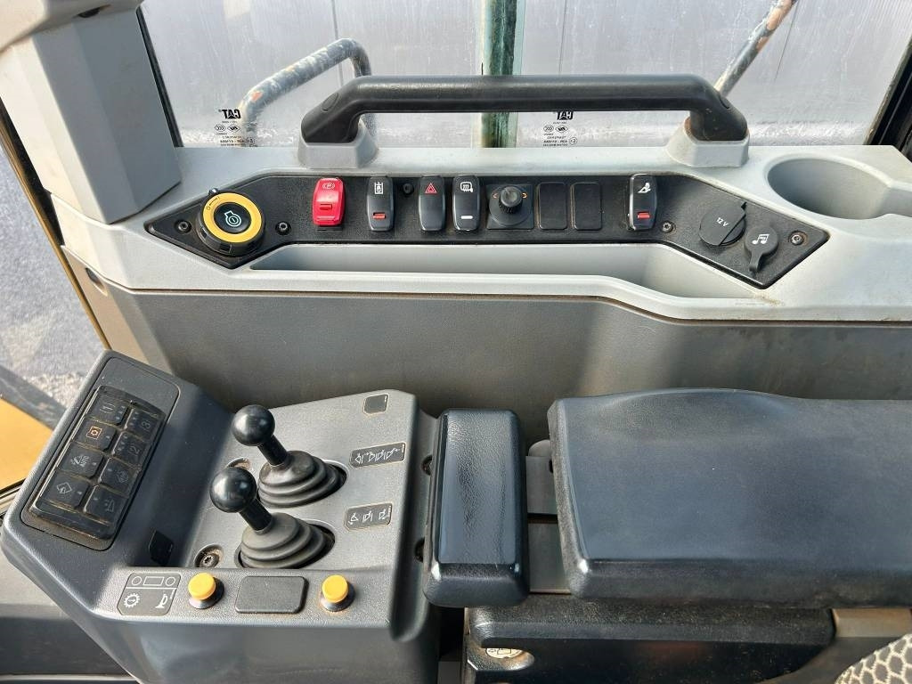 CAT 980 (Under Preparation) - Chargeuse sur pneus: photos 5 CAT 980 (Under Preparation) - Chargeuse sur pneus: photos 5