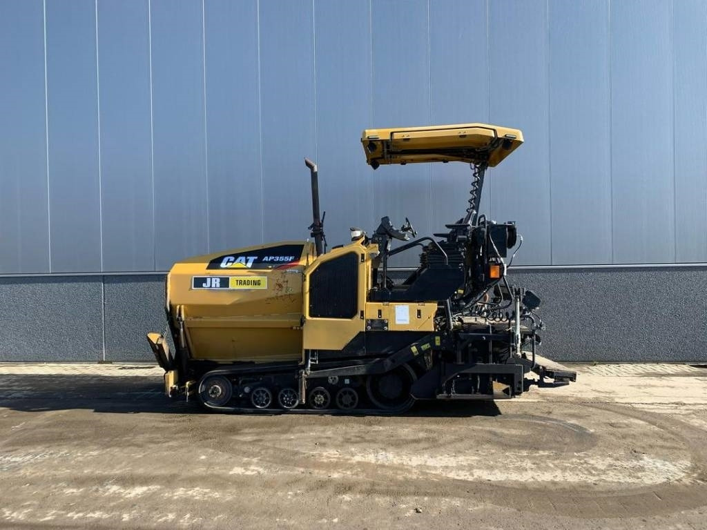 CAT AP355F - Finisseur: photos 1 CAT AP355F - Finisseur: photos 1