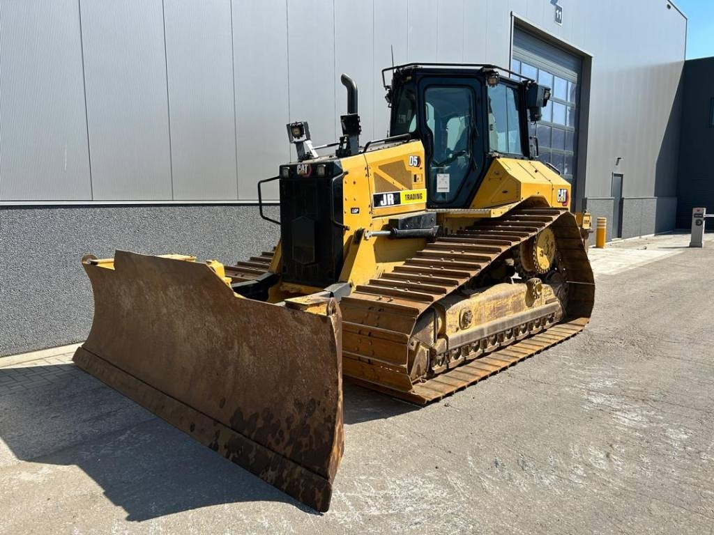 CAT D 5 LGP (new undercarriage + ripper) - Bulldozer: photos 1 CAT D 5 LGP (new undercarriage + ripper) - Bulldozer: photos 1