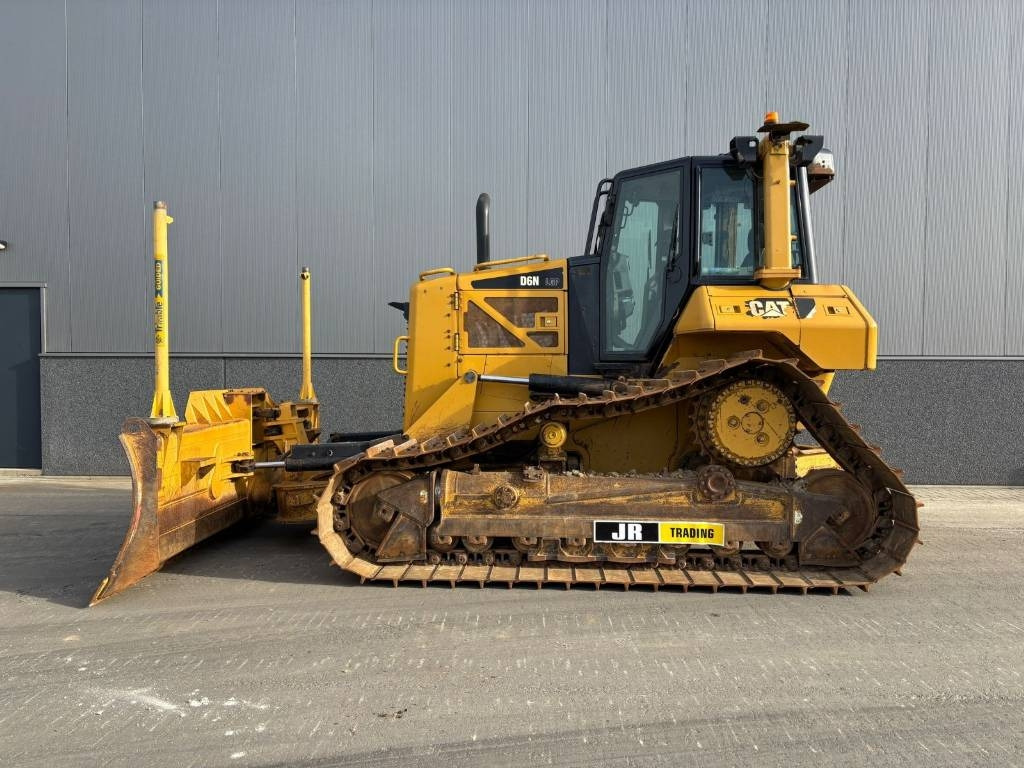 CAT D 6 N LGP - Bulldozer: photos 1 CAT D 6 N LGP - Bulldozer: photos 1