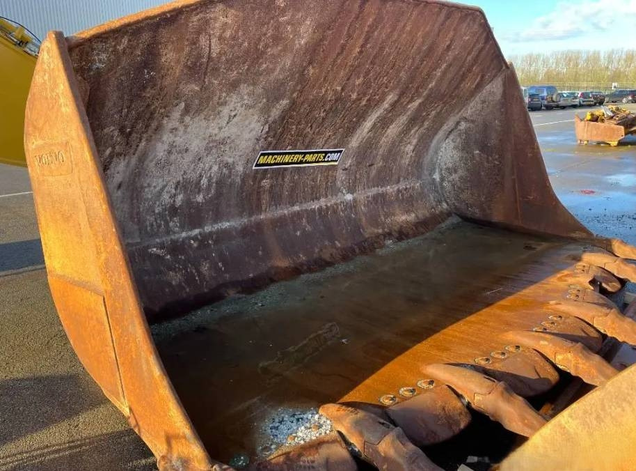 Volvo L350F Rock Bucket (Volvo) - Godet pour Engins de chantier: photos 1 Volvo L350F Rock Bucket (Volvo) - Godet pour Engins de chantier: photos 1