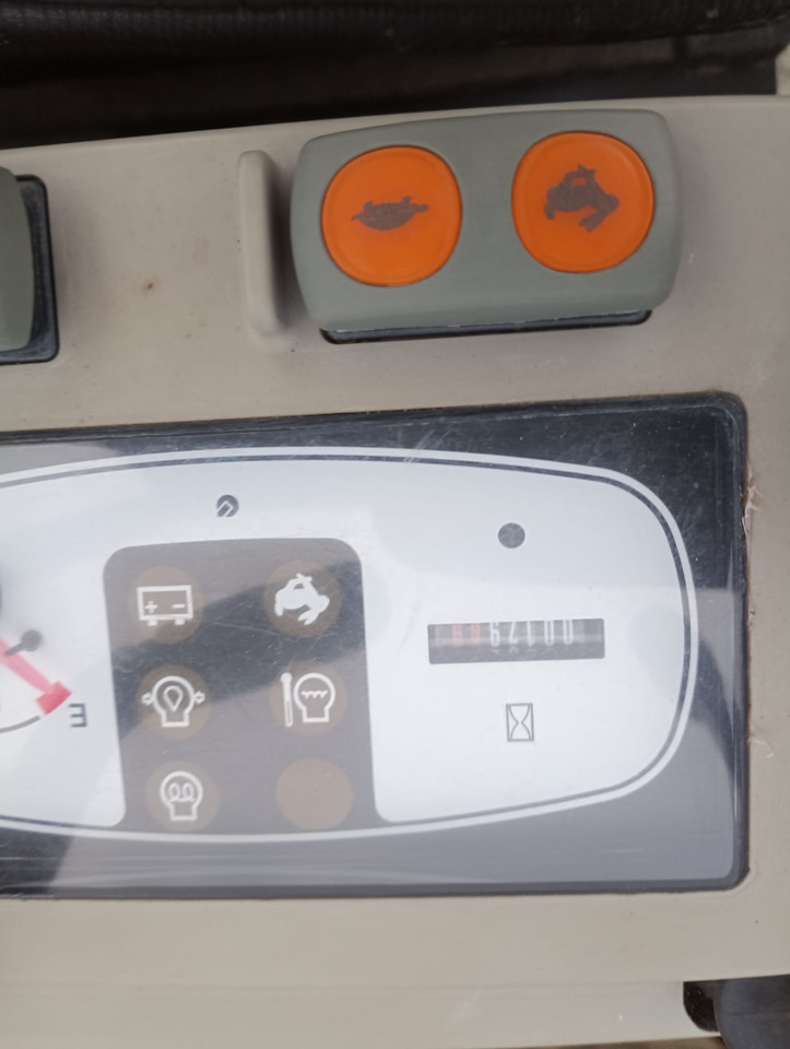 KOMATSU PC16 R-3 HS - Mini pelle: photos 5 KOMATSU PC16 R-3 HS - Mini pelle: photos 5