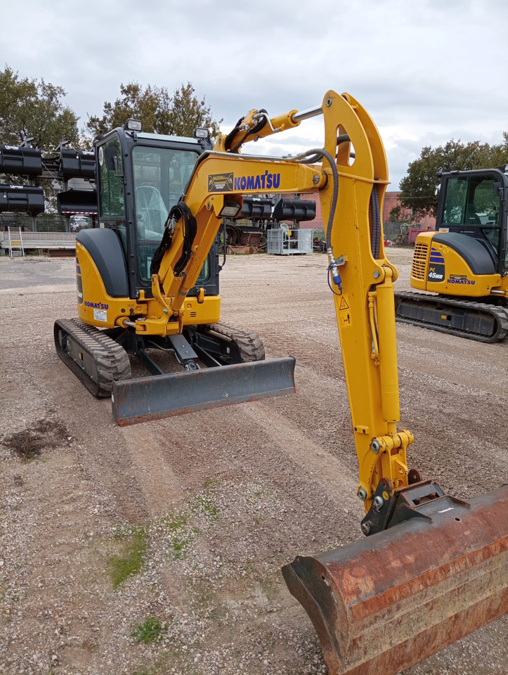 KOMATSU PC35MR-5 - Mini pelle: photos 1 KOMATSU PC35MR-5 - Mini pelle: photos 1