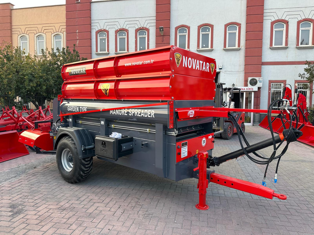 Novatar MANURE SPREADER FOR TREES AND GREENHOUSE - Epandeur à fumier: photos 2 Novatar MANURE SPREADER FOR TREES AND GREENHOUSE - Epandeur à fumier: photos 2