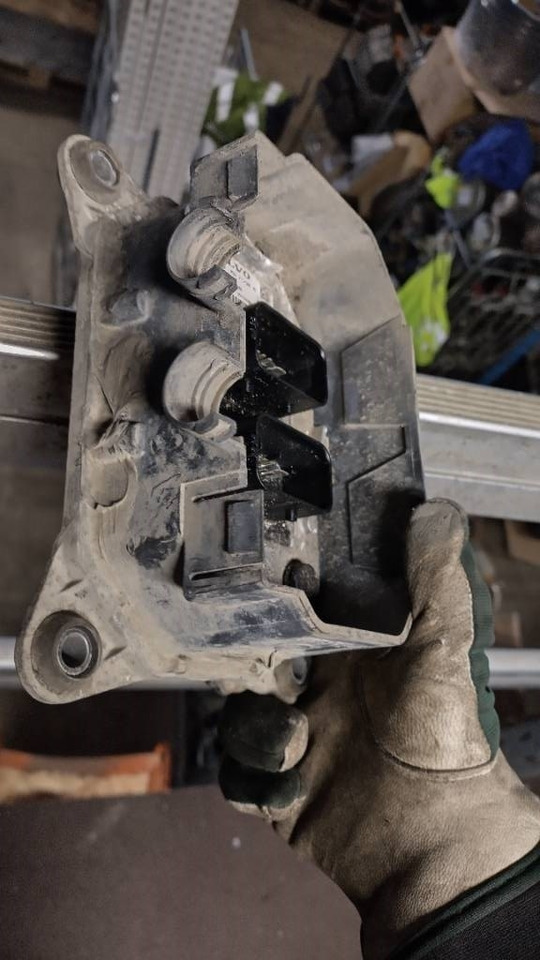 Volvo FCIOMM - Système électrique pour Camion: photos 2 Volvo FCIOMM - Système électrique pour Camion: photos 2